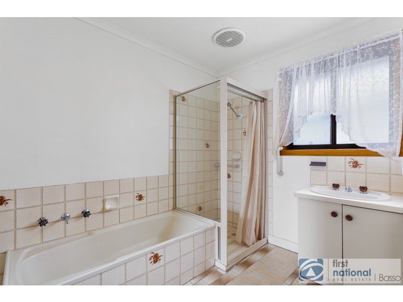 1/6 Cairns Street, Rosebud VIC 3939