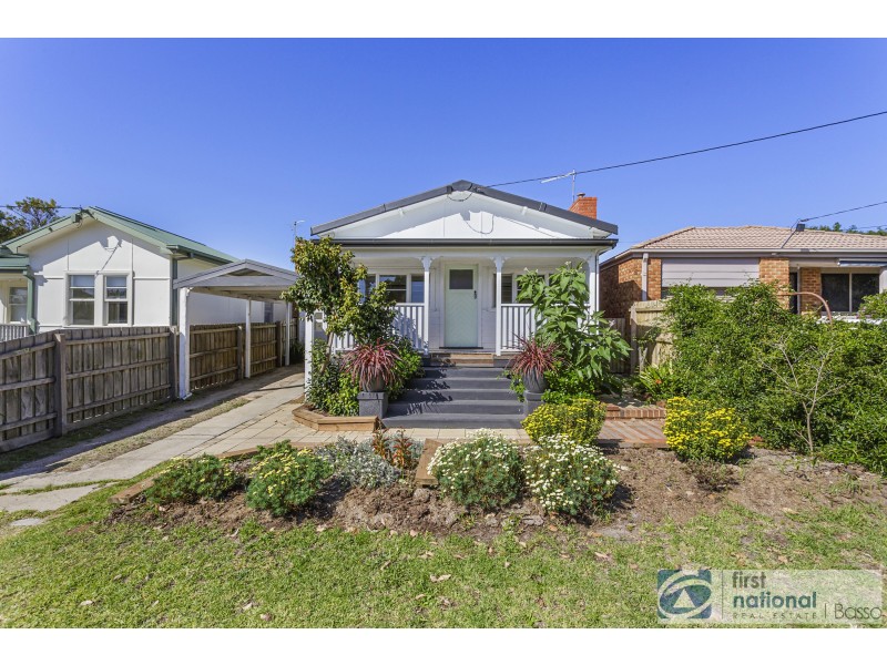 73 Seventh Avenue, Rosebud VIC 3939