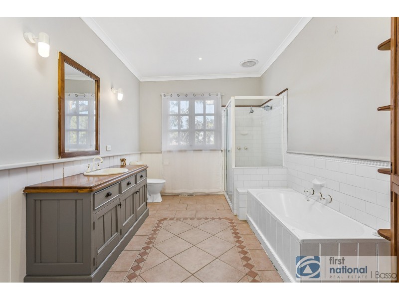 25 Seventh Avenue, Rosebud VIC 3939