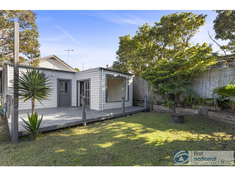 25 Seventh Avenue, Rosebud VIC 3939