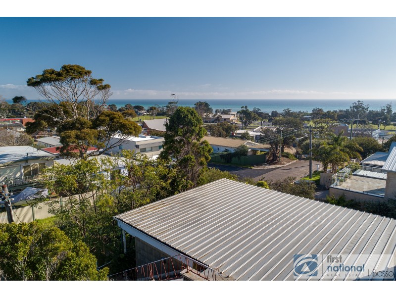 25 Seventh Avenue, Rosebud VIC 3939