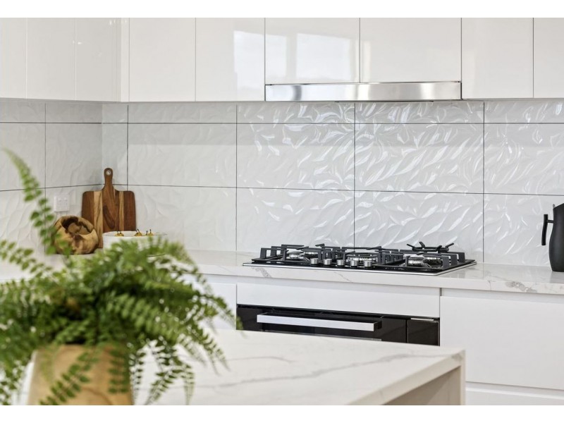 1 Helm Avenue, Safety Beach VIC 3936