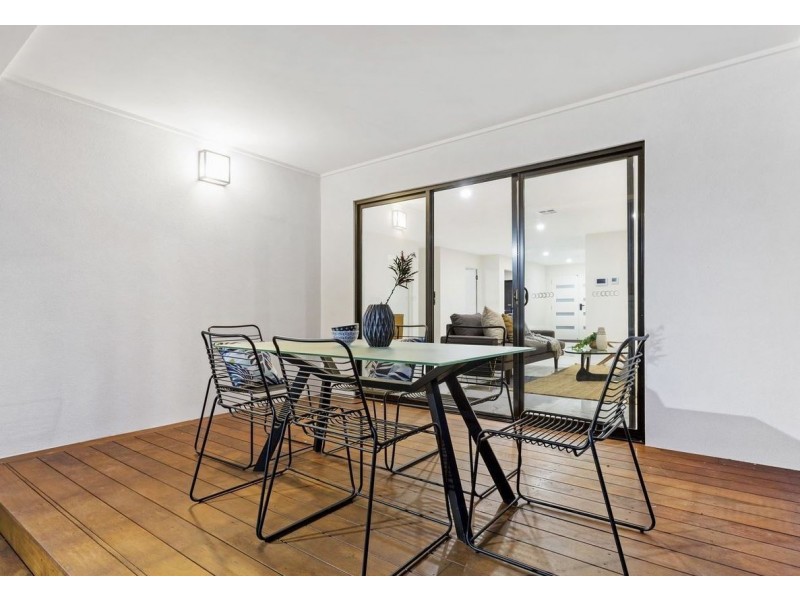 1 Helm Avenue, Safety Beach VIC 3936