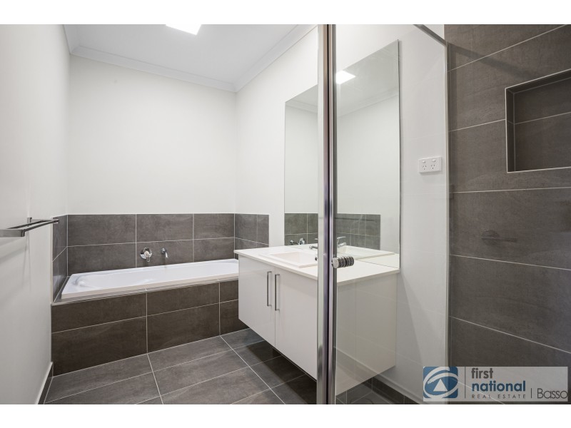 4 Acacia Lane, Rosebud VIC 3939