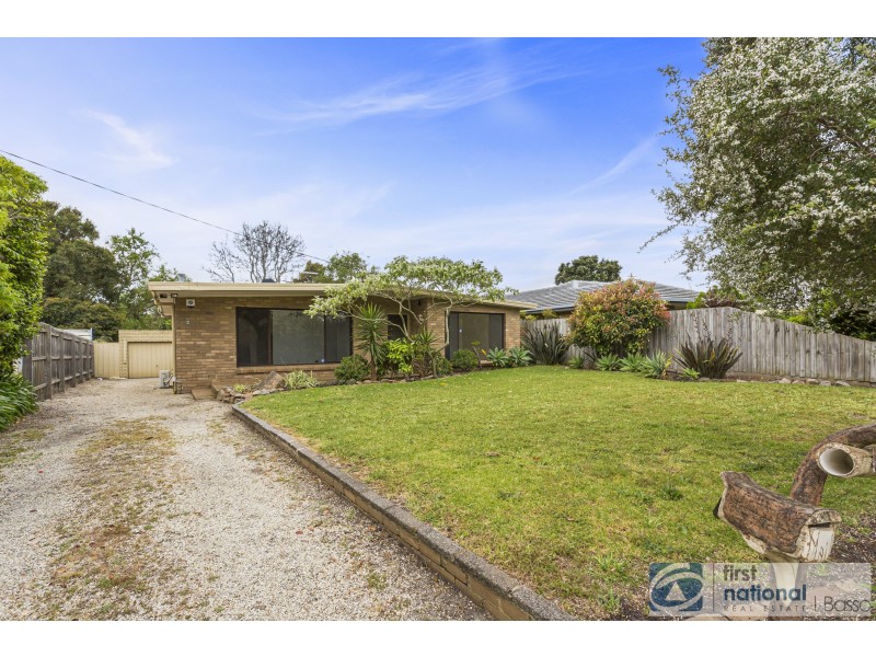 4 Lawson Cres, Rosebud VIC 3939