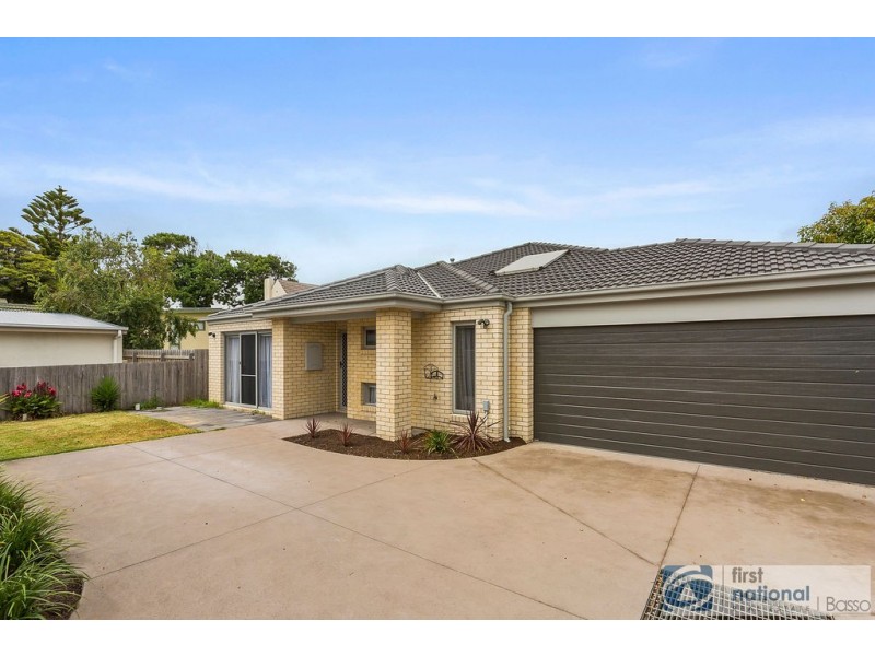2/1 Braidwood Avenue, Rosebud VIC 3939