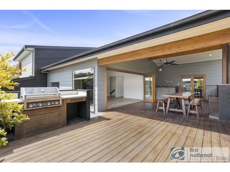 8 Chenier St, Rye VIC 3941