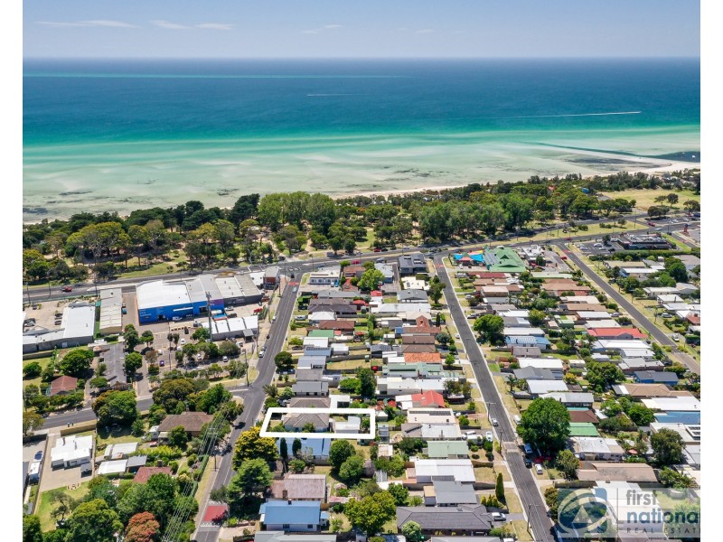 25 First Avenue, Rosebud VIC 3939