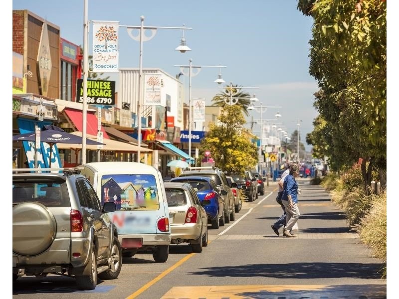 24 Herman St, Rosebud VIC 3939