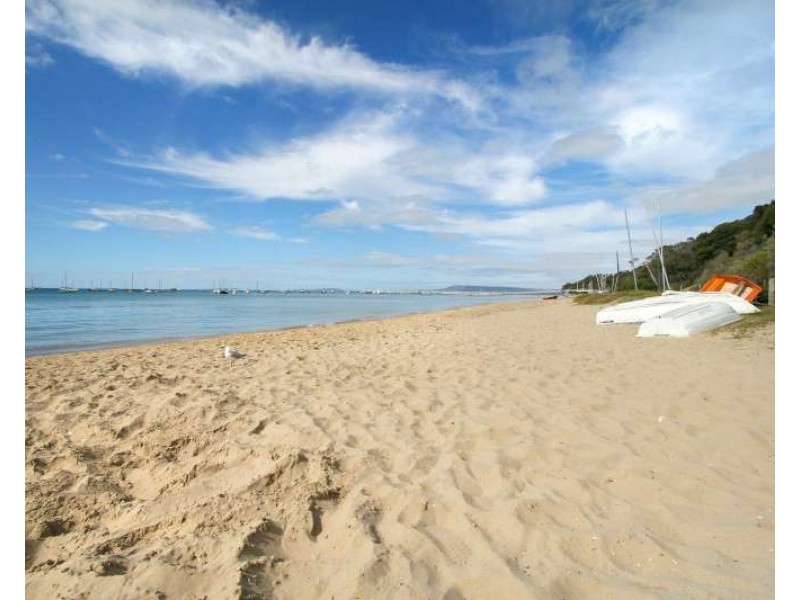 24 Herman St, Rosebud VIC 3939