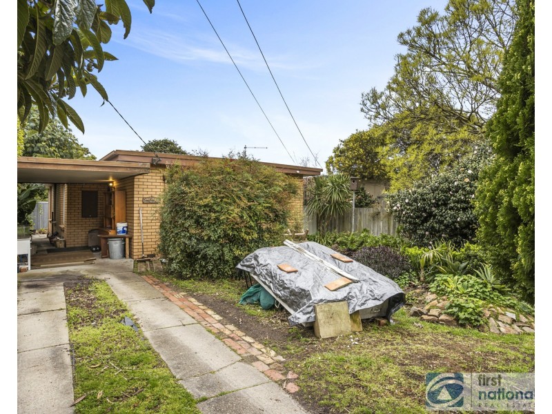 168 Eighth Ave, Rosebud VIC 3939
