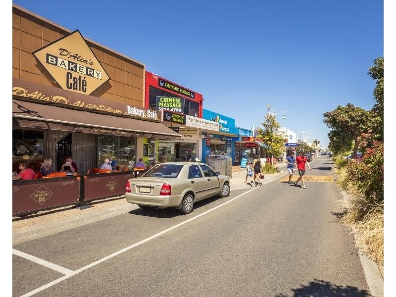 168 Eighth Ave, Rosebud VIC 3939