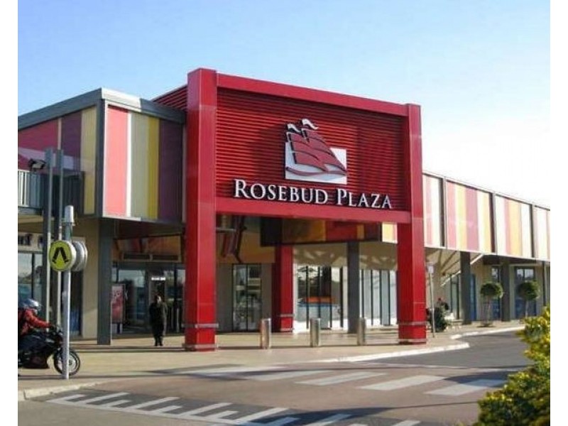 168 Eighth Ave, Rosebud VIC 3939