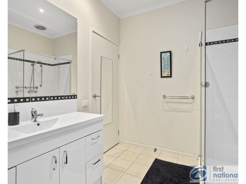 4/15 Cairns Ave, Rosebud VIC 3939