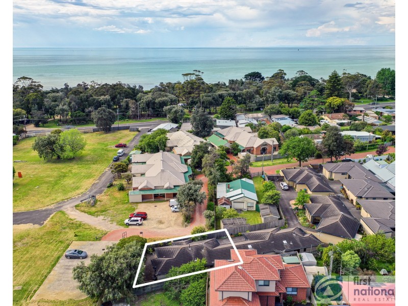 4/15 Cairns Ave, Rosebud VIC 3939