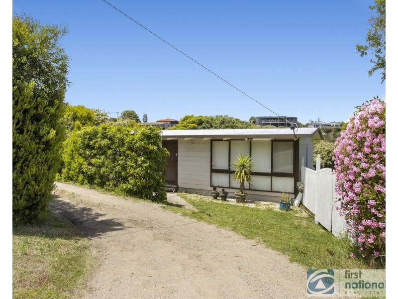 2 Grandview Ave, Rye VIC 3941