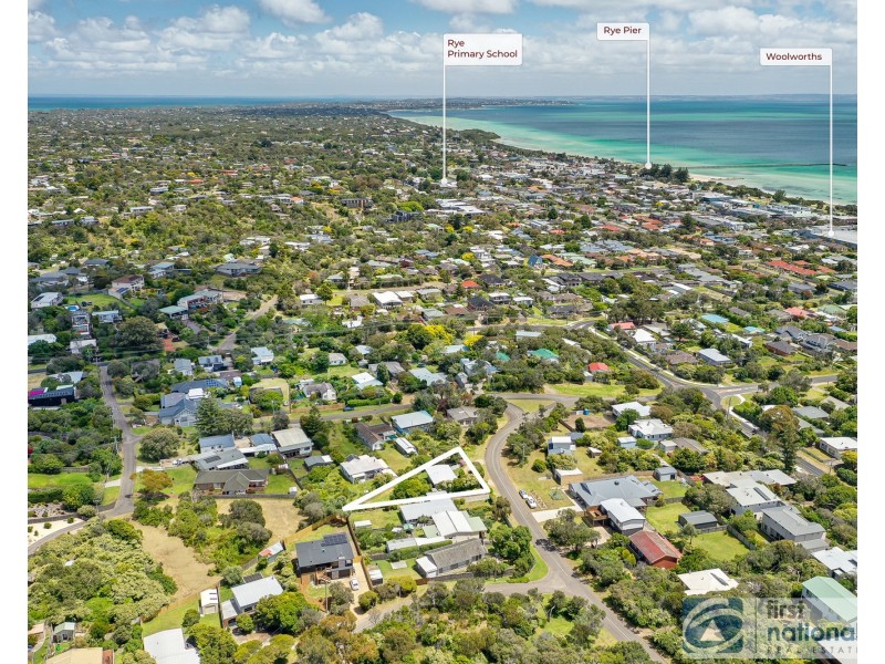 2 Grandview Ave, Rye VIC 3941