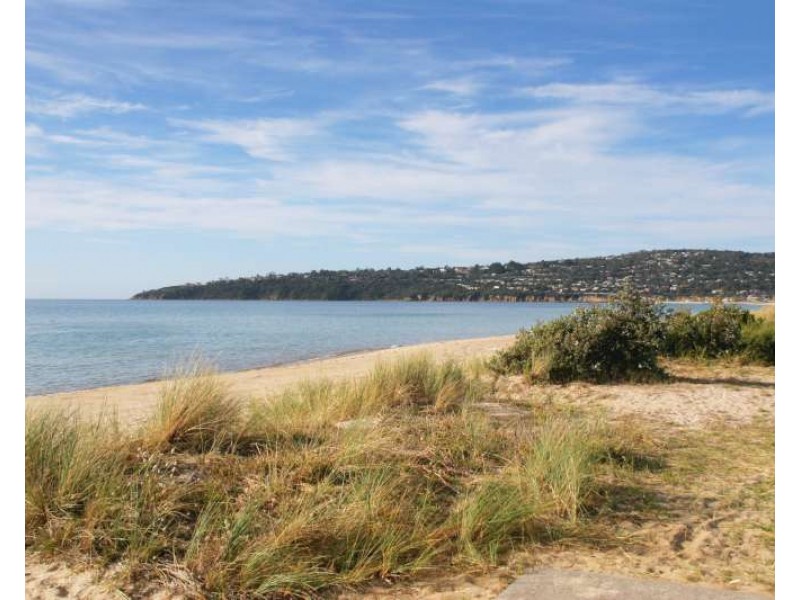 2 Grandview Ave, Rye VIC 3941