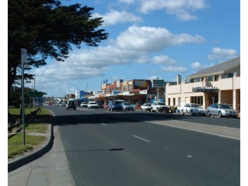 2 Grandview Ave, Rye VIC 3941