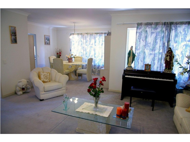 42 Cleveland Place, Stretton QLD 4116