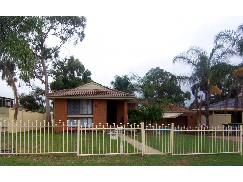 47 Othello Ave, Rosemeadow NSW 2560