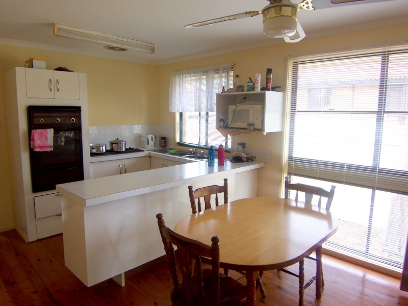 47 Othello Ave, Rosemeadow NSW 2560