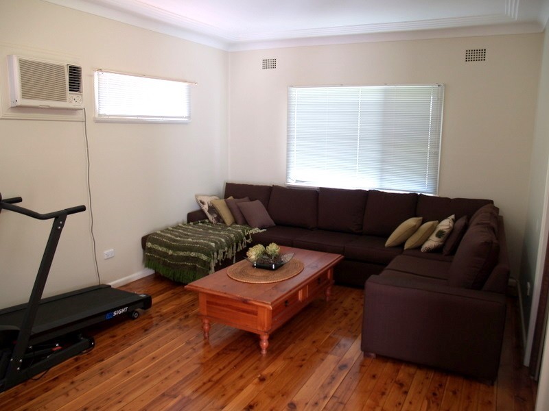 10 Christopher Ave, Camden NSW 2570