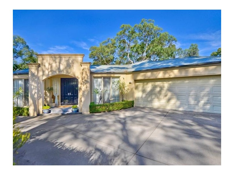 122 Albion Crescent, Greensborough VIC 3088