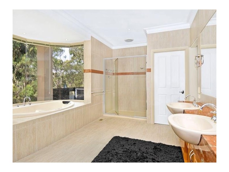 122 Albion Crescent, Greensborough VIC 3088