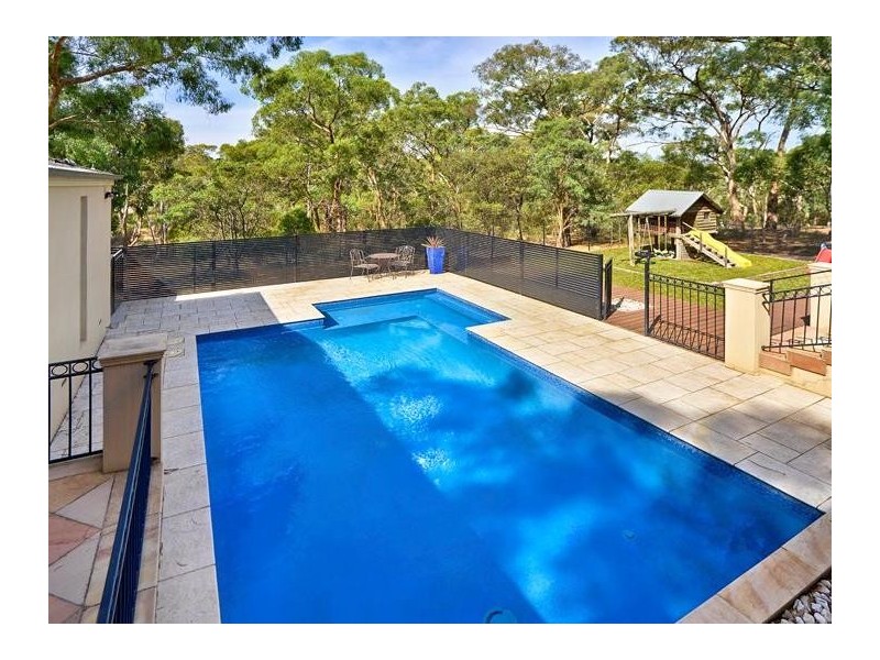 122 Albion Crescent, Greensborough VIC 3088