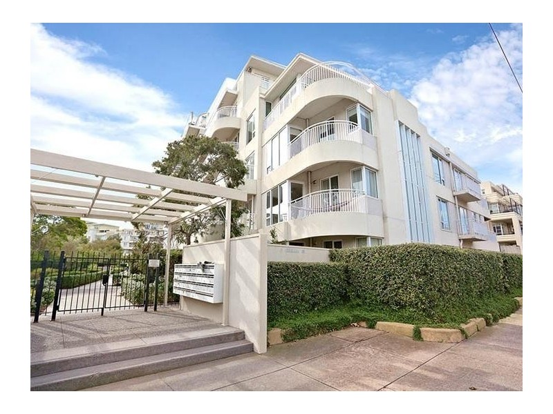 24/8 Graham Street, Port Melbourne VIC 3207