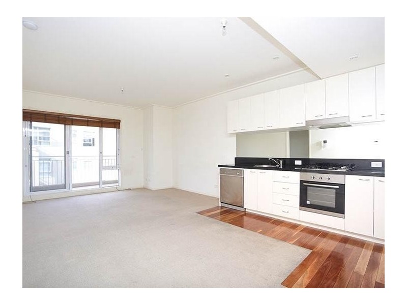 24/8 Graham Street, Port Melbourne VIC 3207