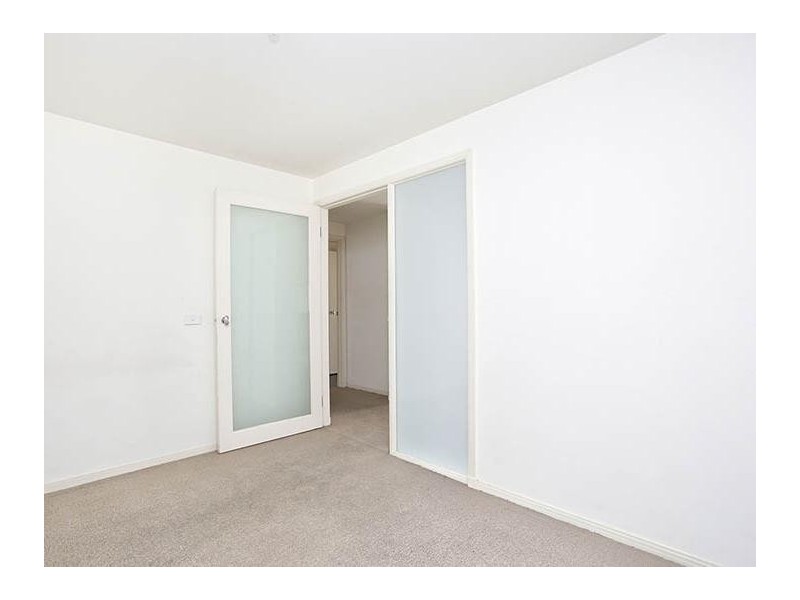 24/8 Graham Street, Port Melbourne VIC 3207