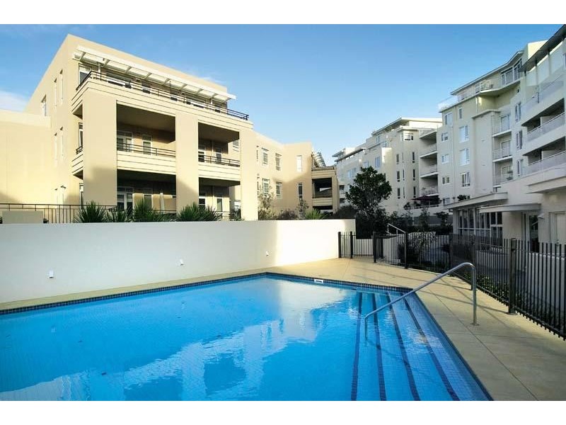 24/8 Graham Street, Port Melbourne VIC 3207