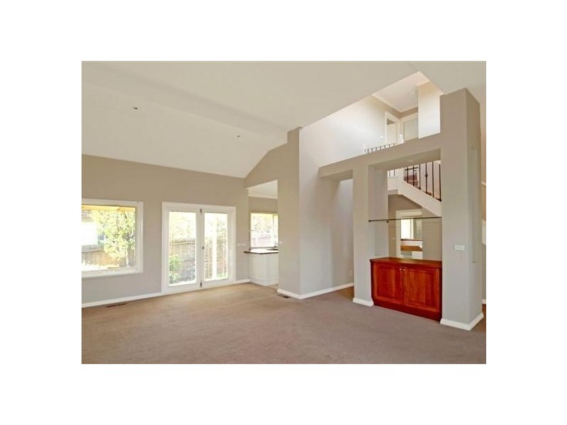 2/18 Linden Avenue, Ivanhoe VIC 3079