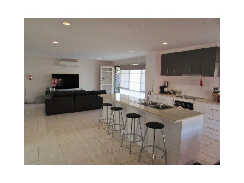 2/209 Waiora Road, Heidelberg Heights VIC 3081