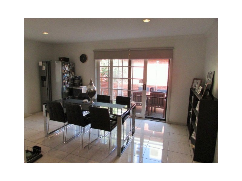 2/209 Waiora Road, Heidelberg Heights VIC 3081