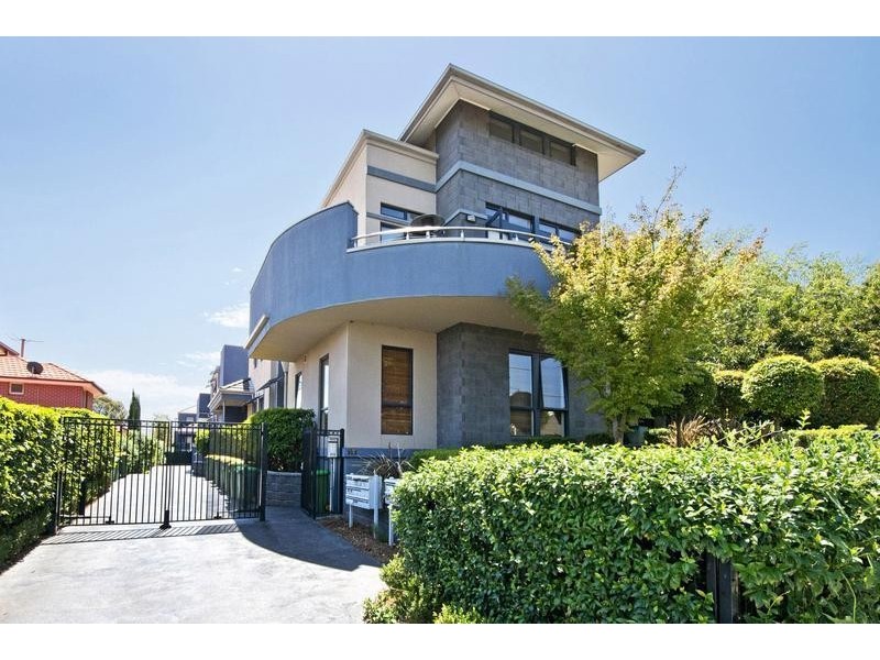 10/3 Kenilworth Parade, Ivanhoe VIC 3079