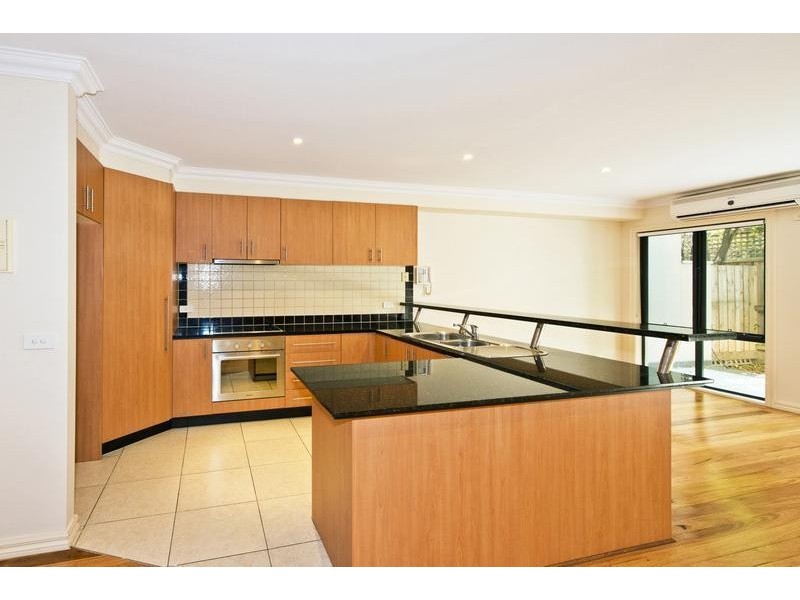 10/3 Kenilworth Parade, Ivanhoe VIC 3079