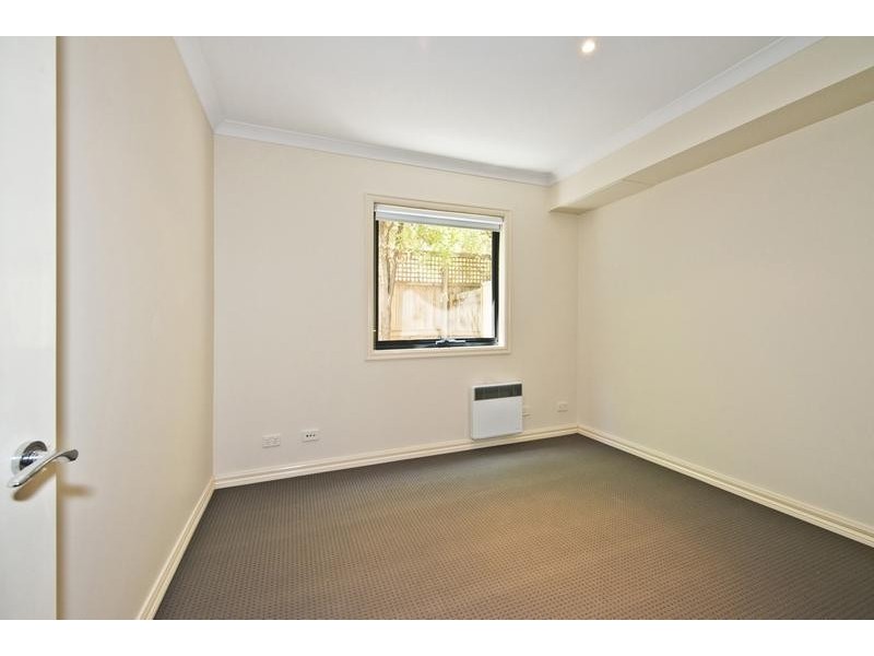 10/3 Kenilworth Parade, Ivanhoe VIC 3079