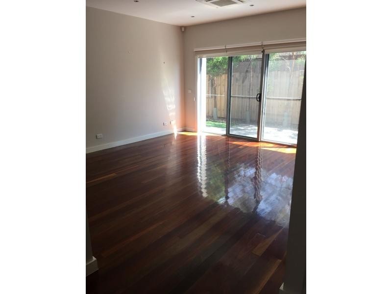 2/30 Porter Road, Heidelberg Heights VIC 3081