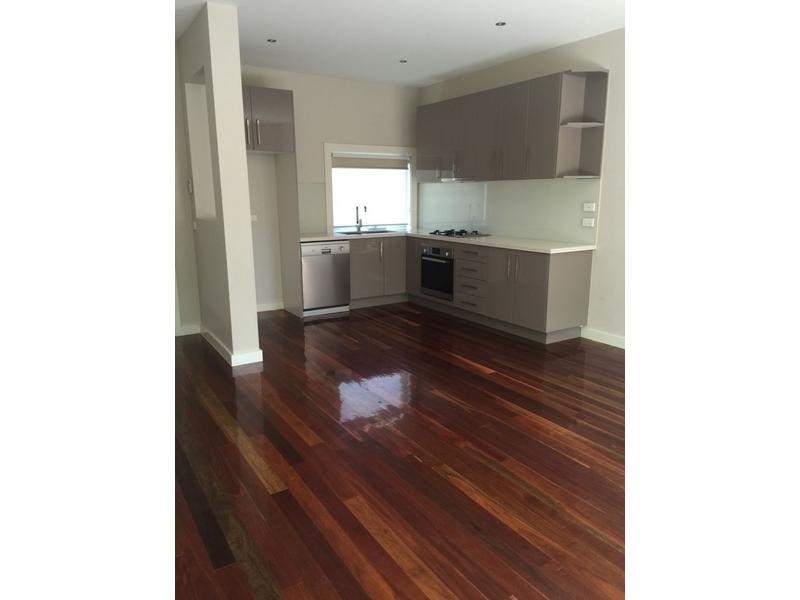 2/30 Porter Road, Heidelberg Heights VIC 3081