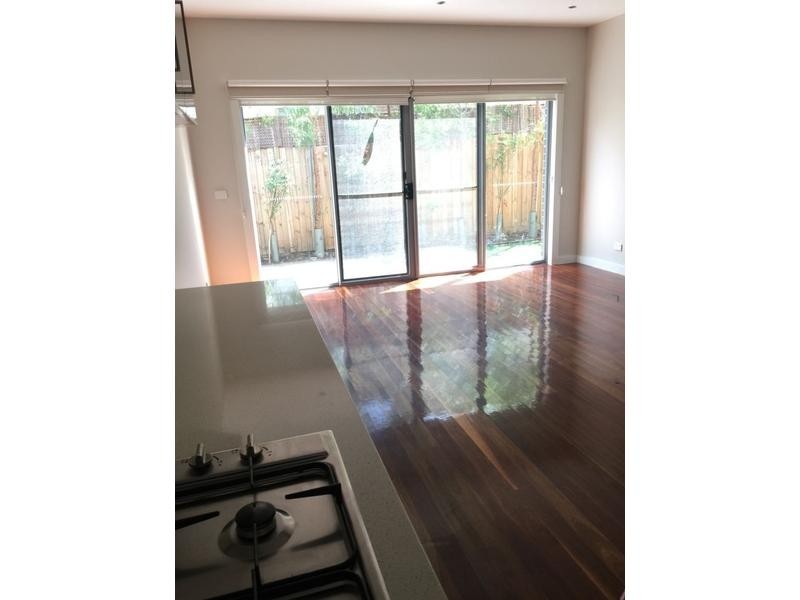 2/30 Porter Road, Heidelberg Heights VIC 3081