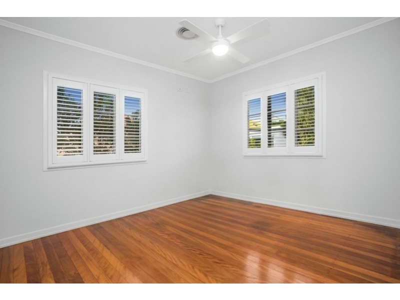 8 White Street, Wavell Heights QLD 4012