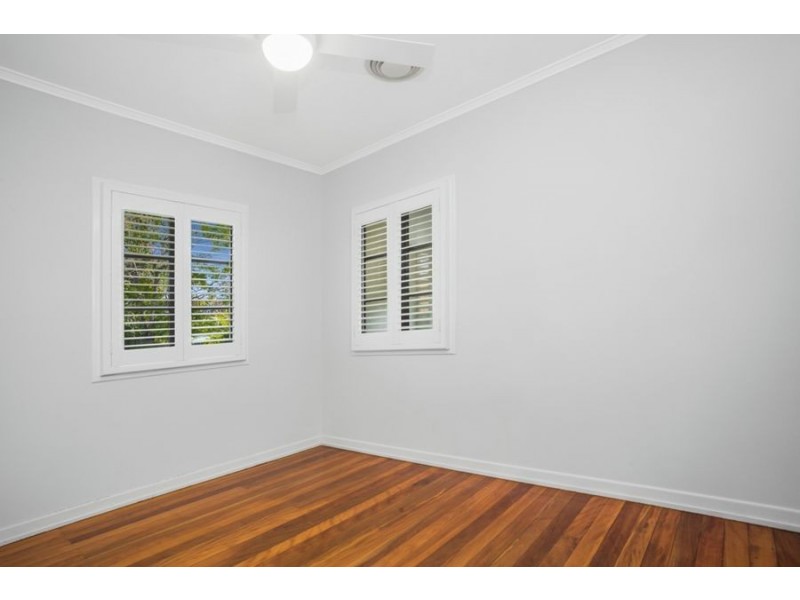 8 White Street, Wavell Heights QLD 4012
