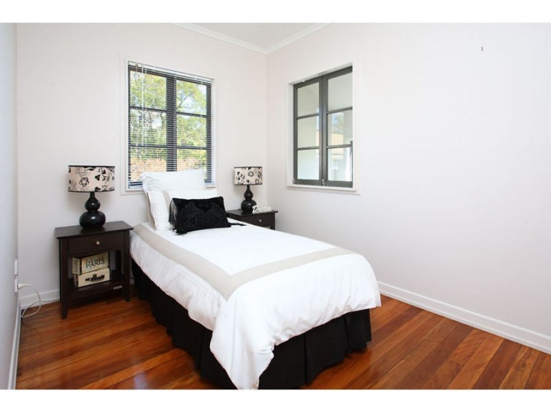 8 White Street, Wavell Heights QLD 4012