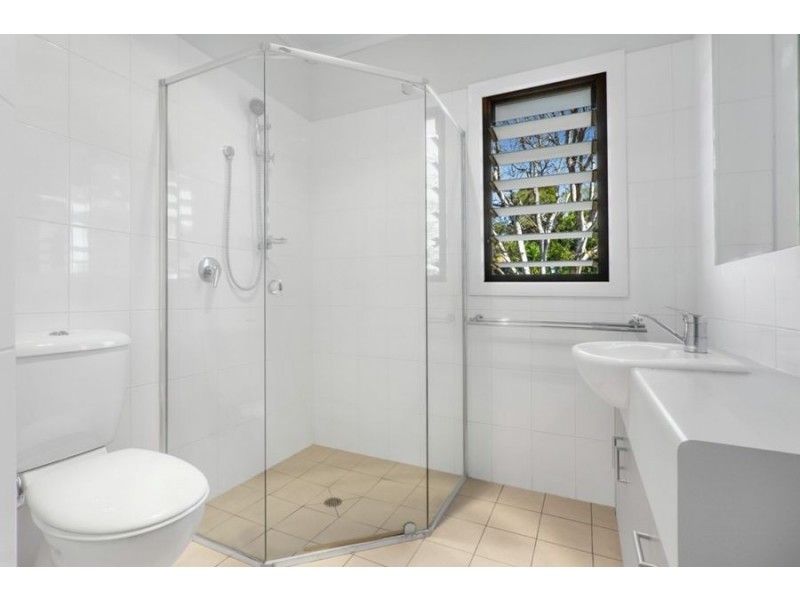 8 White Street, Wavell Heights QLD 4012