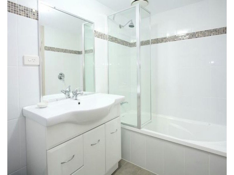 2/52 Eildon Road, Windsor QLD 4030