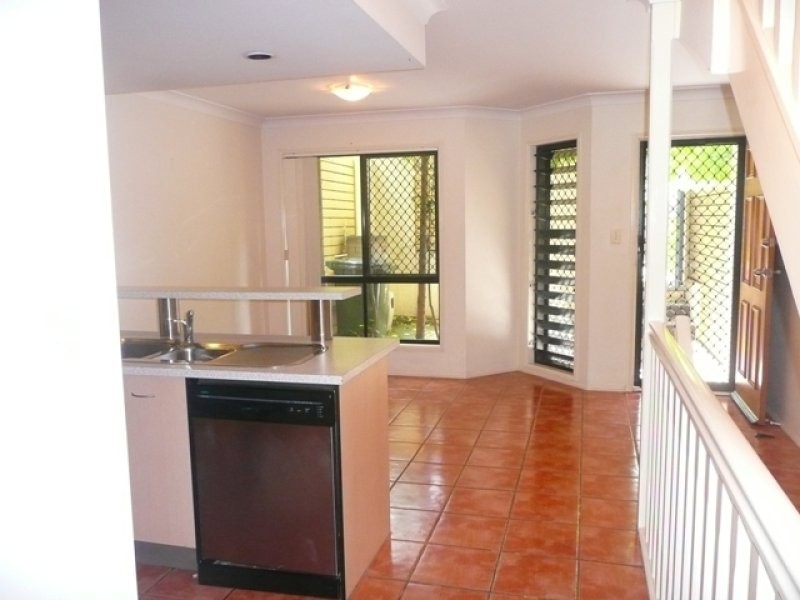 5/4 Cowlishaw Street, Bowen Hills QLD 4006