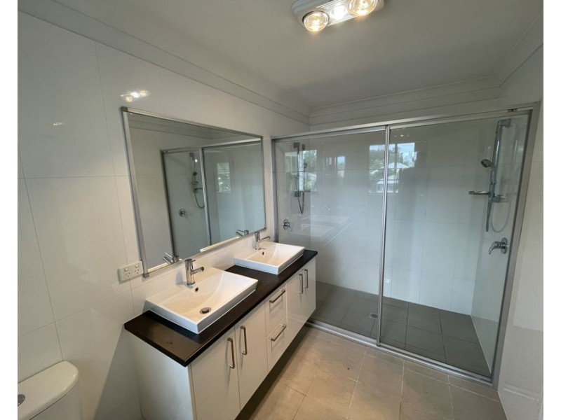 8 Swan Terrace, Windsor QLD 4030